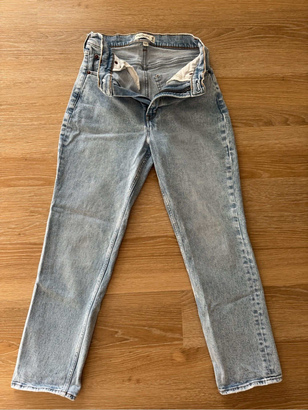 Abercrombie & Fitch The Ankle Straight Ultra High Rise Curve Love Jeans